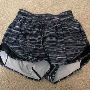 Lululemon Hotty Hot Shorts 4”